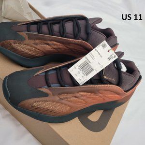Adidas Yeezy 700 v3 Copper Fade Size 11